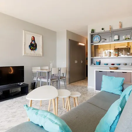 Apartmán Belle Vue Centre Juan Les Pins, Avec Gardien ,parking Prive, 4 Pers, Front De Antibes