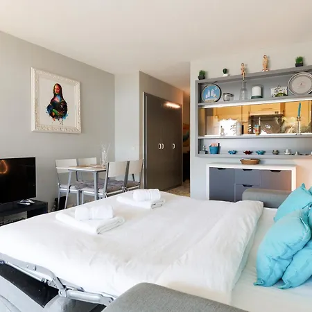 Belle Vue Centre Juan Les Pins, Avec Gardien ,parking Prive, 4 Pers, Front De * 昂蒂布