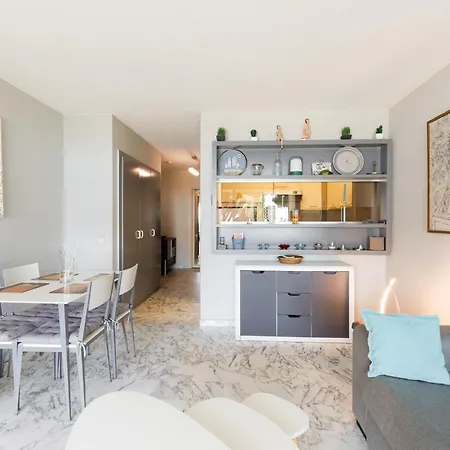 Apartmán Belle Vue Centre Juan Les Pins, Avec Gardien ,parking Prive, 4 Pers, Front De Antibes